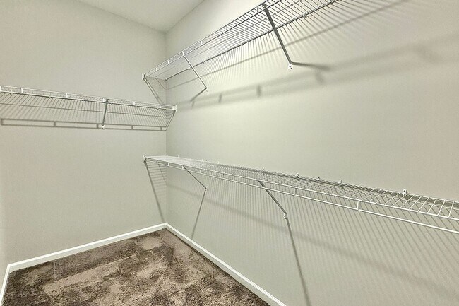 Building Photo - AVAILABLE NOW! (Pet Friendly)