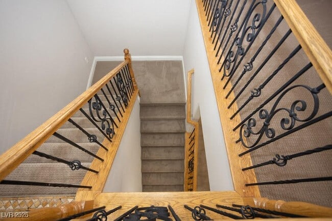 Building Photo - 6509 Cedar Waxwing St