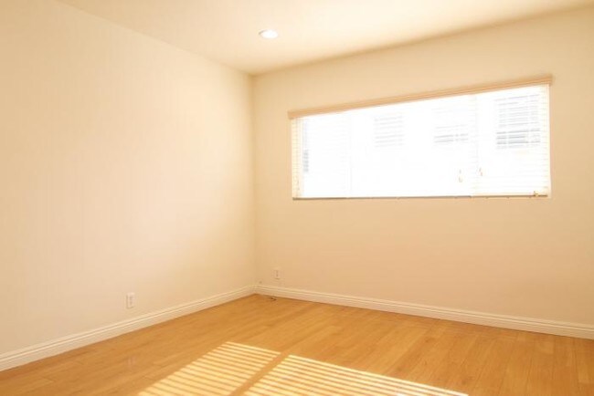 Building Photo - 1 bedroom in Los Angeles CA 90027