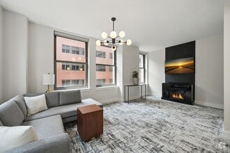 Building Photo - Upgraded Downtown Condo