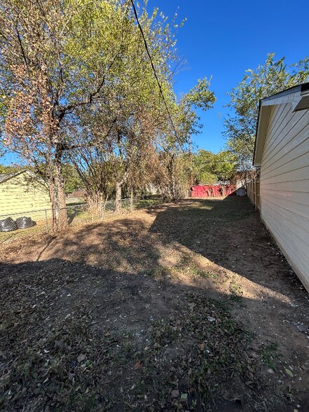 Building Photo - 5605 Hiett Ct