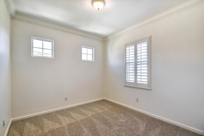 Building Photo - 378 Olive Hill Dr