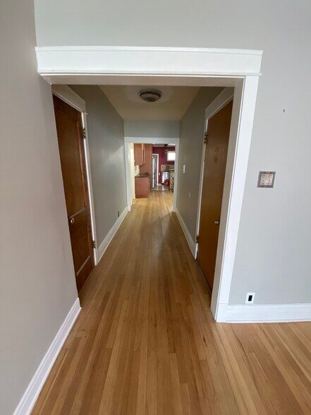 Building Photo - 2057 w birchwood ave
