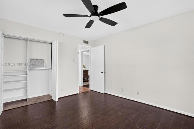 Building Photo - 9920 NW 68th Pl