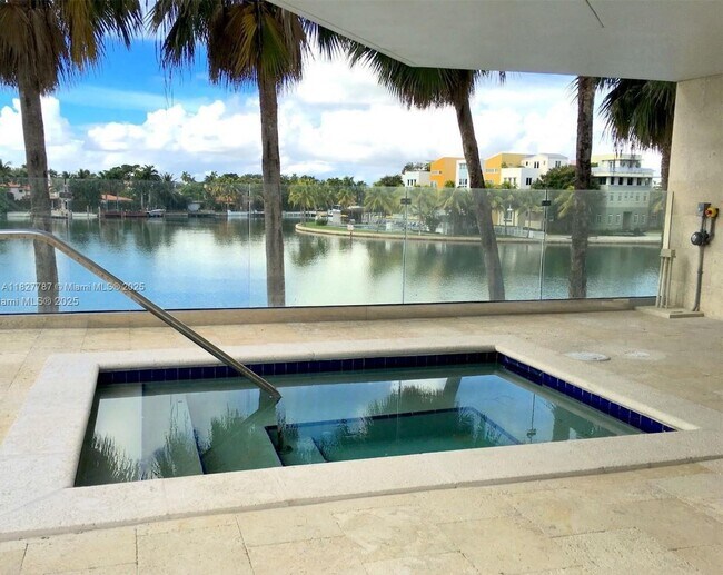 Building Photo - 5900 Collins Ave