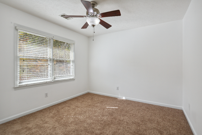 Building Photo - 1351 Hearthstone Way NW