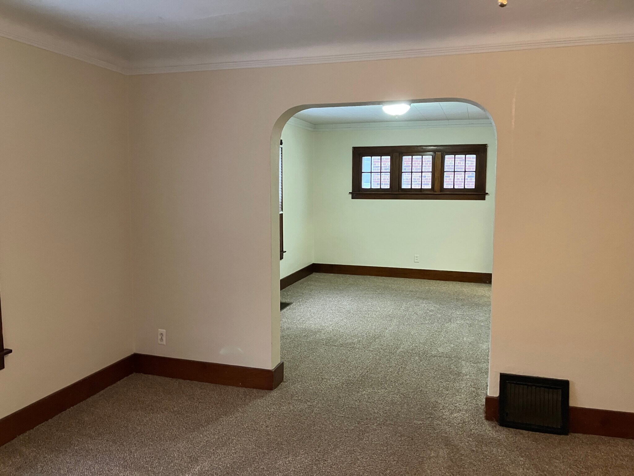 Living to dining - 222 N Court St