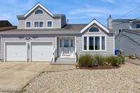 Building Photo - 22 Longpoint Dr