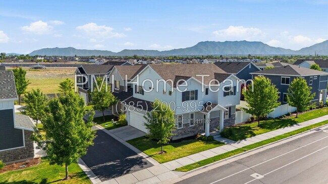 Building Photo - 1812 W Parkview Dr