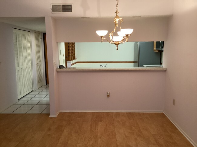 Dining Area - 2593 Countryside Blvd