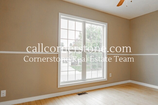 Building Photo - 2570 Clarendon Dr