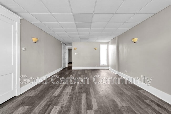 Building Photo - 1247 Hertel Ave