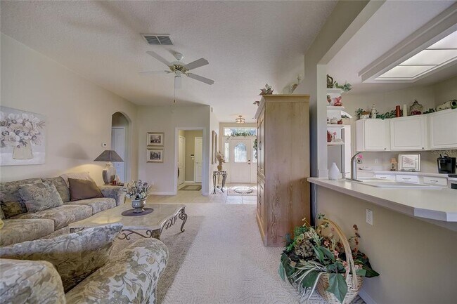 Building Photo - 2234 Fenton Ave