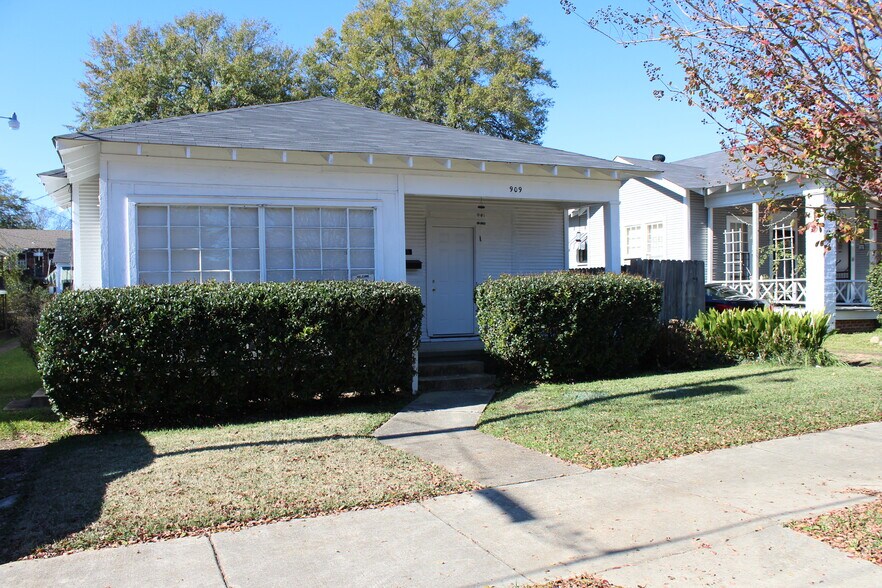 Primary Photo - 909 N Congress St