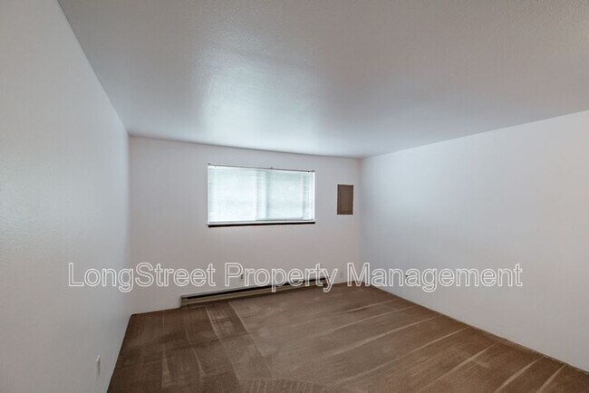 Building Photo - 1950 NW Hayes Ave