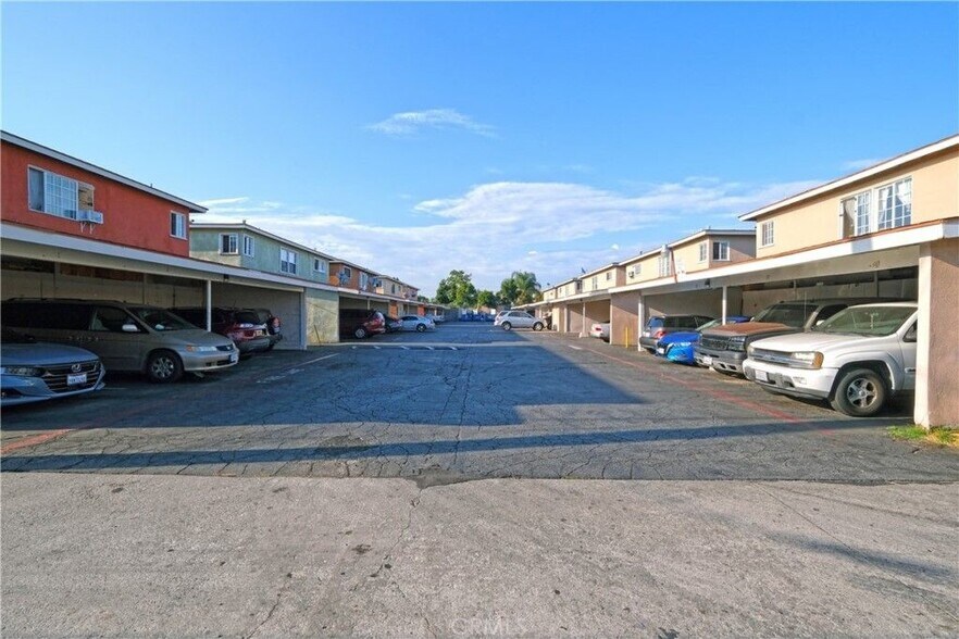 Building Photo - 6332 Fishburn Ave