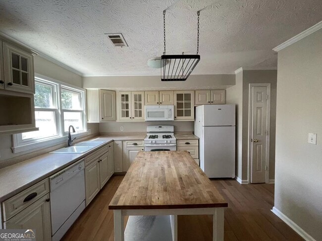 Building Photo - 1300 Kennesaw Trace Ct