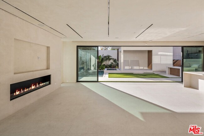 Building Photo - 441 Croft Ave