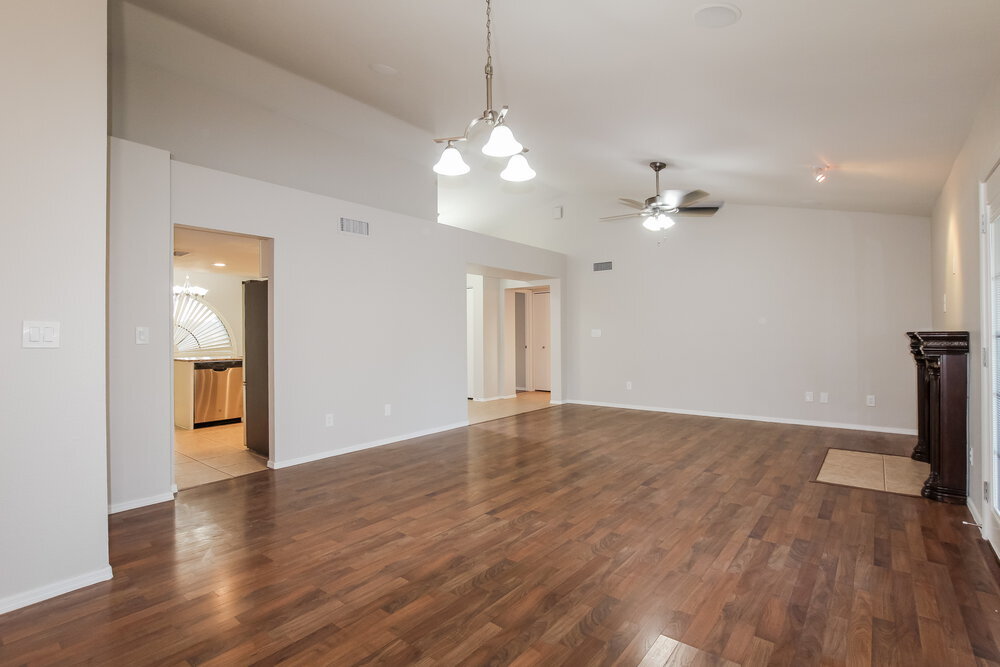 Building Photo - 6320 W Port Royale Ln
