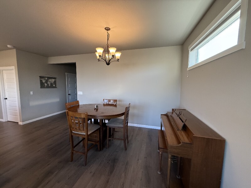 Building Photo - 9008 W Caelen Ave