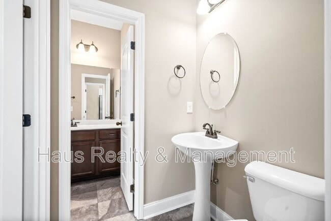 Building Photo - 172 Dundee Dr