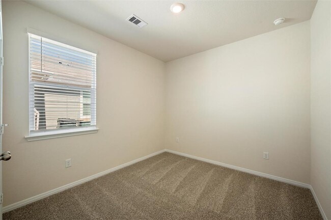 Building Photo - 224 Kickapoo Ln