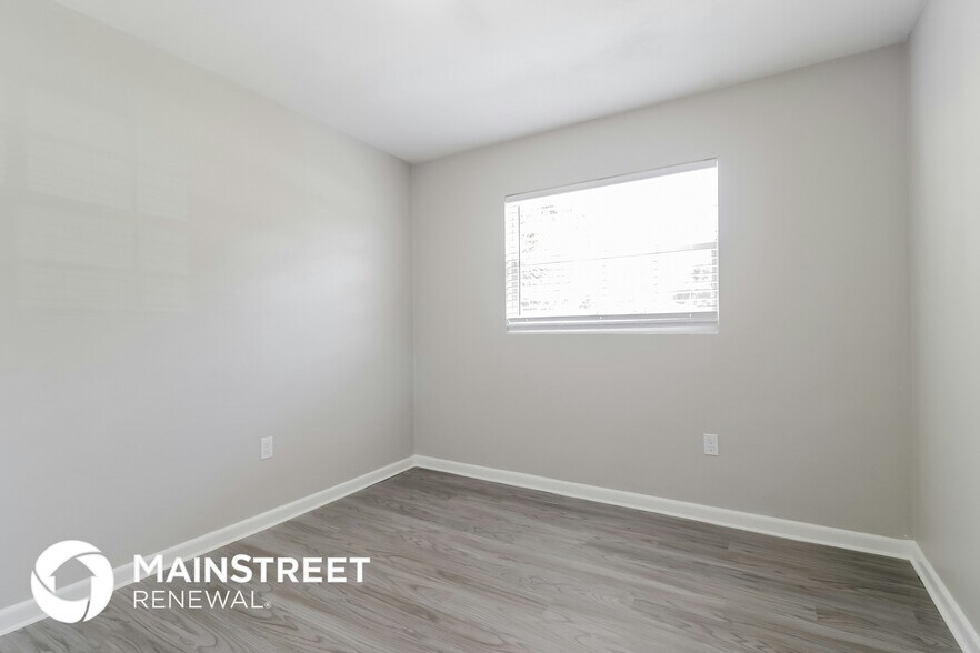 Building Photo - 8315 Calais Cir