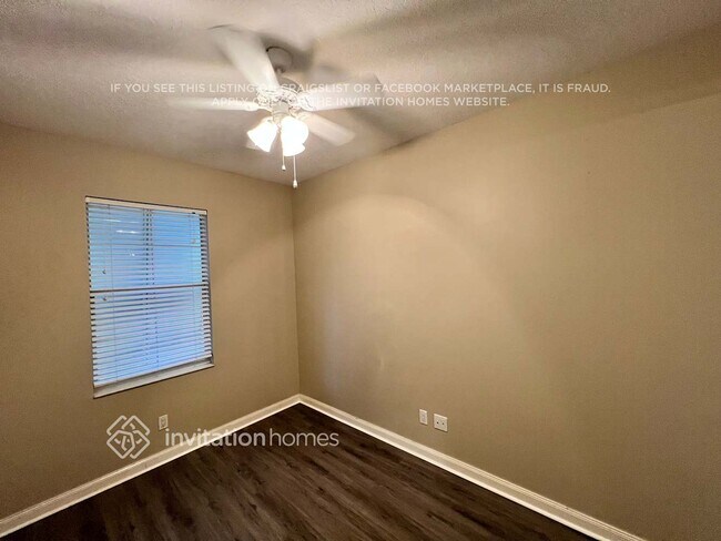 Building Photo - 3199 E Community Dr