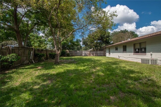 Building Photo - 27270 Warner Ave