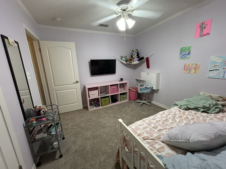 Building Photo - 208 Afton Pl