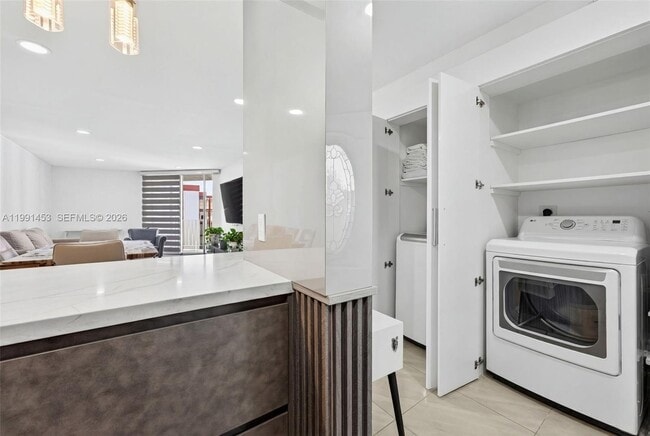 Building Photo - 1750 W 46th St