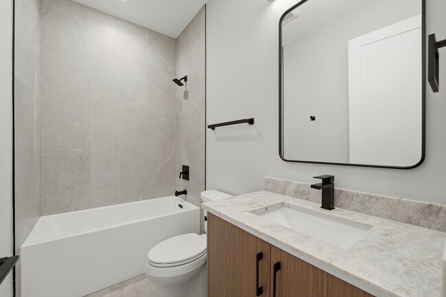 Building Photo - 2355 W Flournoy St