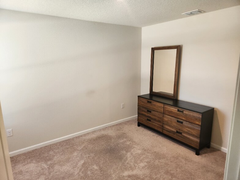 Building Photo - 308 Fiddlewood Ct
