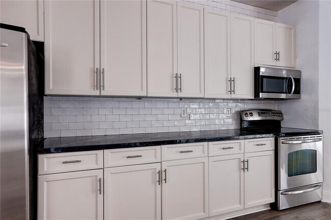 Building Photo - 3323 Michener Pl
