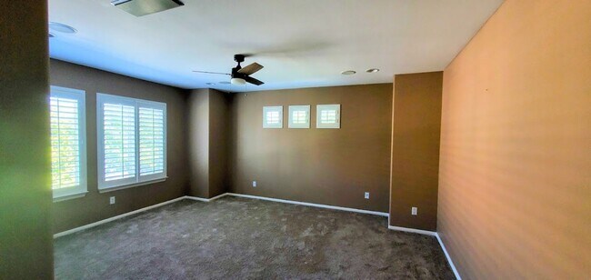 Building Photo - Beautiful House in the Lovely Fair Oaks Ra...