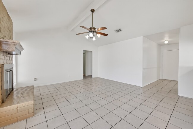 Building Photo - 2709 Lee Cir