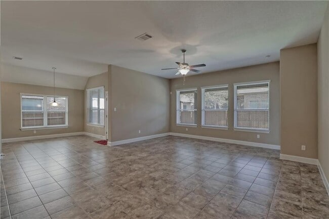 Building Photo - 124 Claiborne Lake Ln