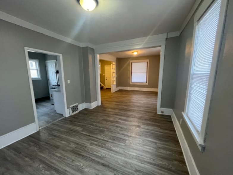 Building Photo - 1625 37th St