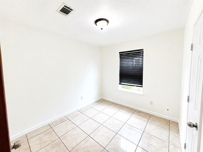 Building Photo - 5001 Lambs Ln
