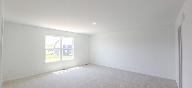 Building Photo - 8487 Redmond St