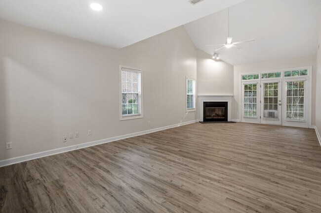 Building Photo - 3301 Philmont Dr