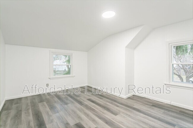 Building Photo - 805 N Landing Rd