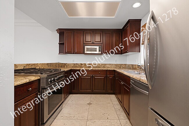 Building Photo - 567 Hygeia Ave