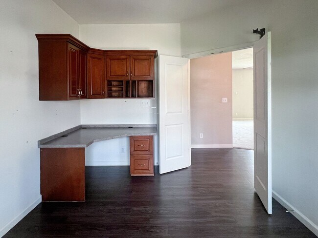 Building Photo - Newer Ranch Home in Avalon Bluff - 3 Bedrooms Plus a Den