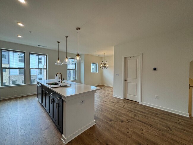 Building Photo - Stylish 3 Bed 2.5 Bath Interior Townhome I...