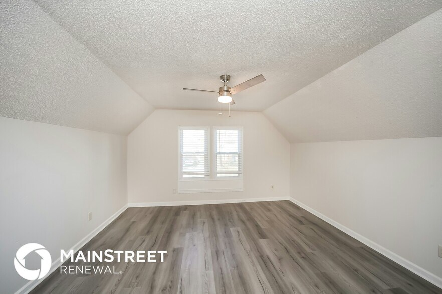 Building Photo - 6145 Shadowfall Cove