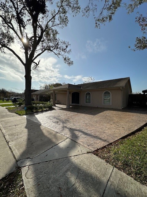 Building Photo - 12102 Fairbury Dr