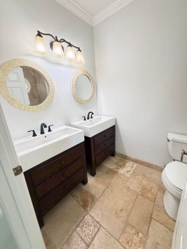 Building Photo - 10114 Hunt Club Ln