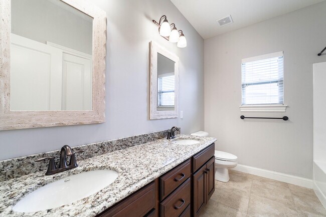 Building Photo - 1308 Saddle Bag Ct