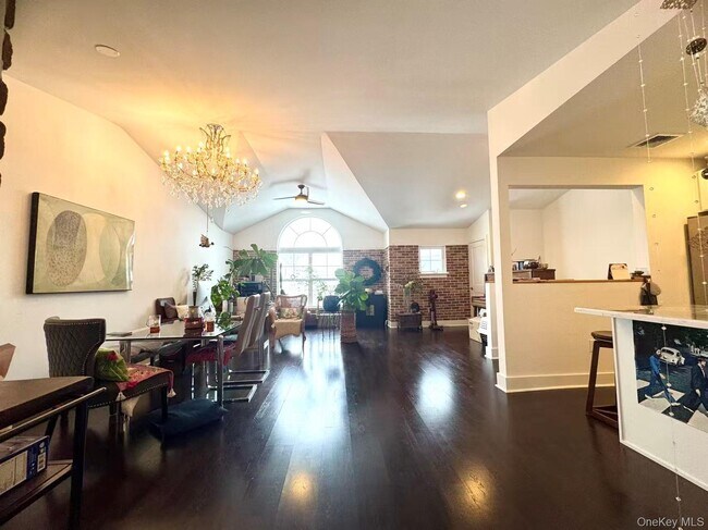 Building Photo - 508 Breton Wy